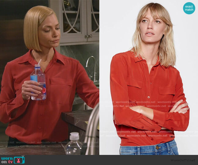 Equipment Slim Signature Silk Blouse worn by Jill Kendall (Jaime Pressly) on Mom