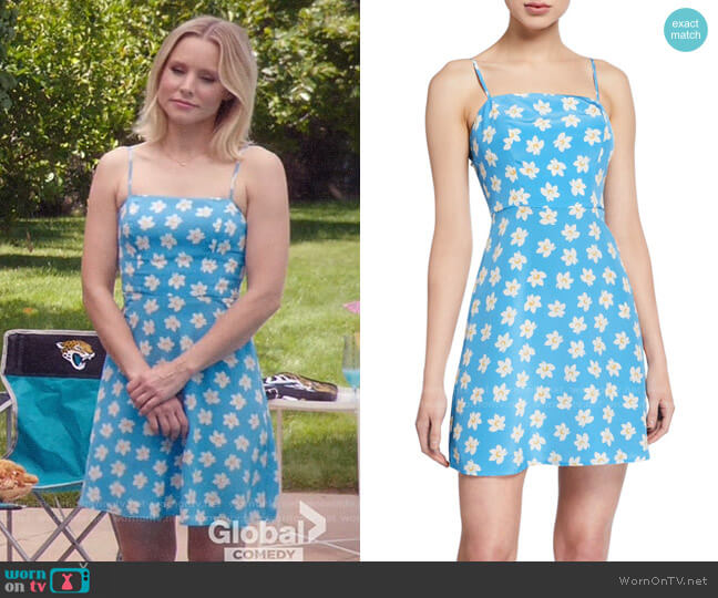 WornOnTV: Eleanor's blue flower print dress on The Good Place