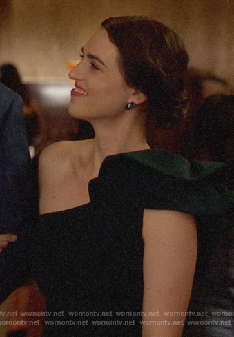 Lena’s green one-shoulder dress on Supergirl