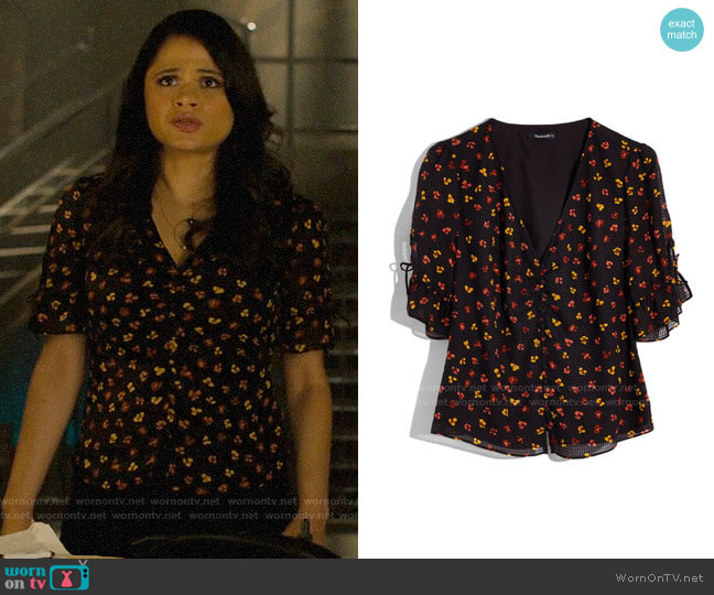 Madewell Silk Daylight Tie-Sleeve Top in Feline Floral worn by Mel Vera (Melonie Diaz) on Charmed