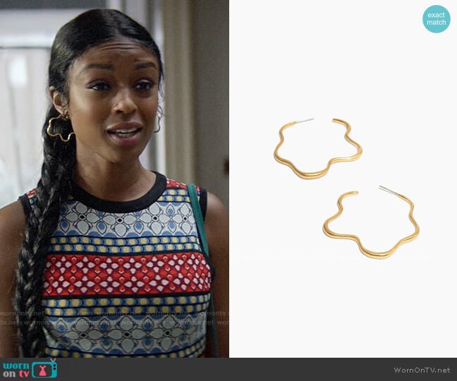 Madewell Wavy Hoop Earrings worn by Ali Finer (Javicia Leslie) on God Friended Me