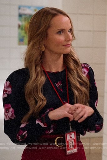 Miss Jenn’s navy and pink floral blouse on High School Musical The Musical The Series
