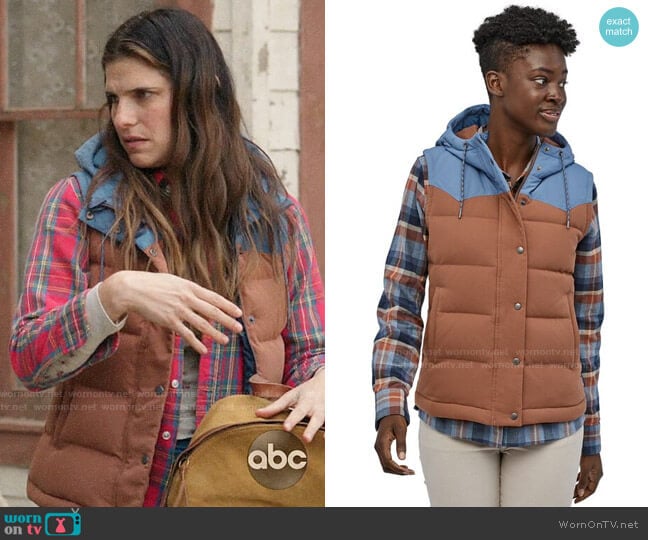 Patagonia Bivy Hooded Vest in Sisu Brown worn by Rio (Lake Bell) on Bless This Mess