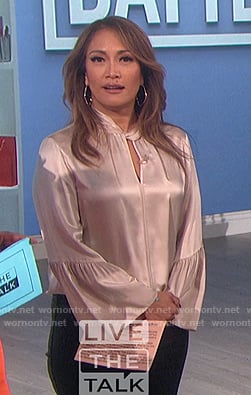 Carrie’s pink satin blouse on The Talk