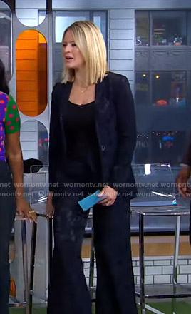Sara’s navy leopard suit on GMA Strahan Sara And Keke