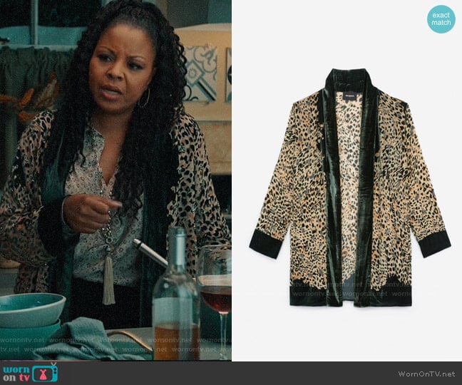 The Kooples Velvet Print Leopard Embroidery Kimono worn by Adams (Tymberlee Hill) on Perfect Harmony