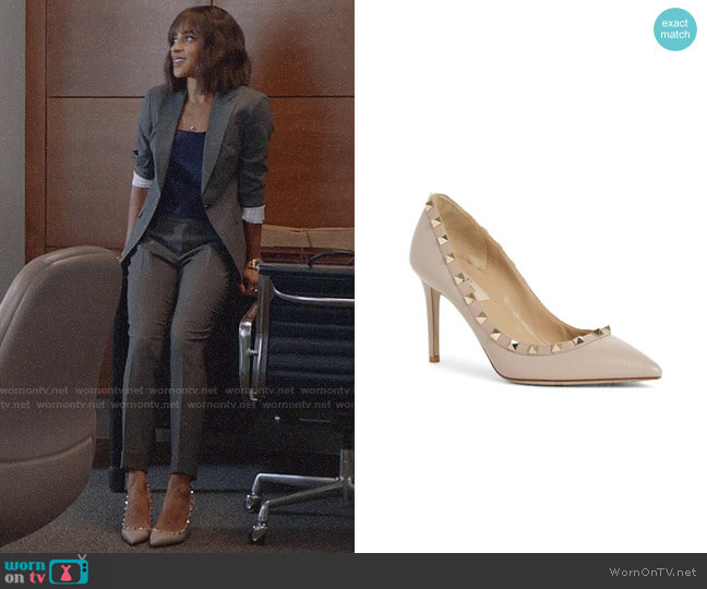 Valentino Garavani Rockstud Pointy Toe Pump worn by Edie Palmer (Megalyn Echikunwoke) on Almost Family