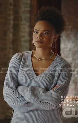 Vanessa’s blue ribbed v-neck sweater on Dynasty