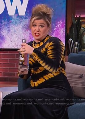 Kelly’s black tie die velvet dress on The Kelly Clarkson Show