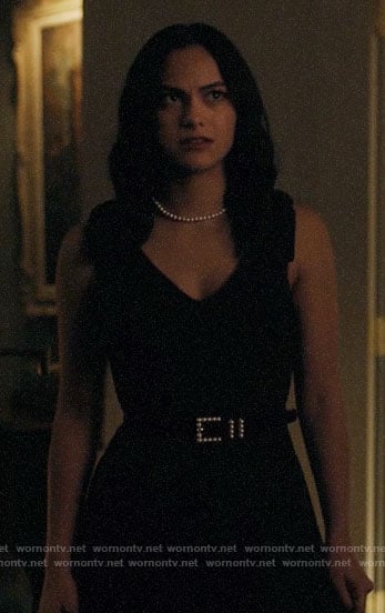 Veronica’s pearl belt on Riverdale