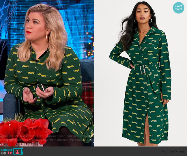 Glamorous Petite Midi Shirt Dress in Tiger Print worn by Kelly Clarkson on The Kelly Clarkson Show