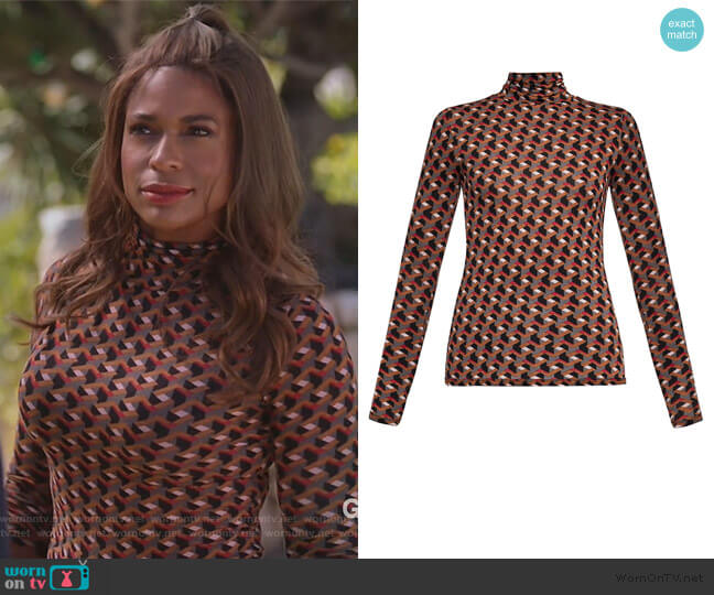 BCBGMAXAZRIA Printed Turtleneck Top worn by Poppy (Kimrie Lewis) on Single Parents