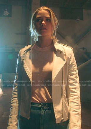 Karolina’s white lace-up moto jacket on Marvels Runaways