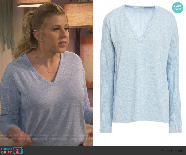 Rag and Bone Clara Melange jersey sweater worn by Stephanie Tanner (Jodie Sweetin) on Fuller House