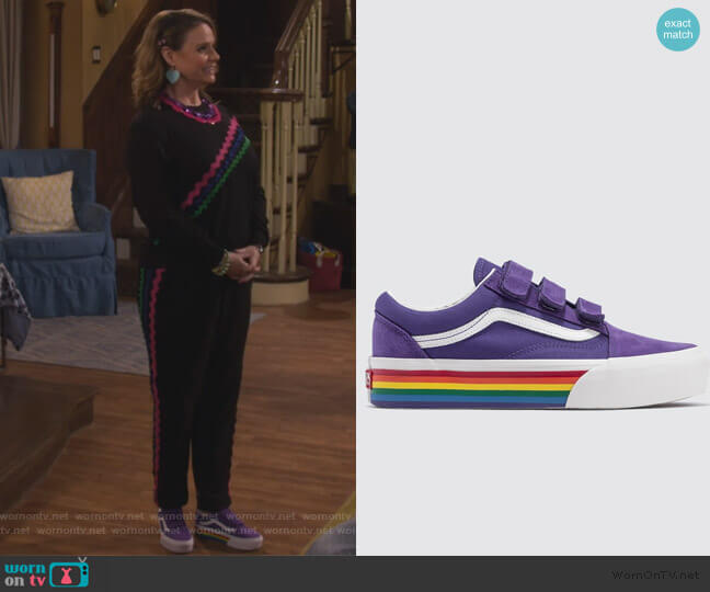 Vans Old Skool V Platform worn by Kimmy Gibbler (Andrea Barber) on Fuller House