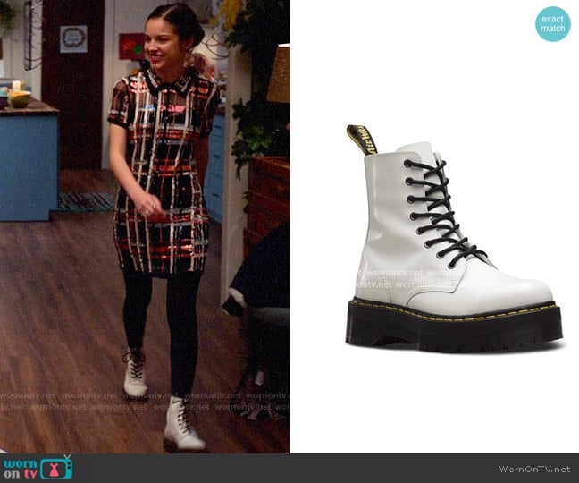 Doc Martens White Boots worn by Nini (Olivia Rodrigo) on High School Musical The Musical The Series