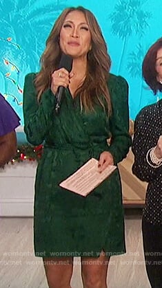 Carrie’s green silk wrap dress on The Talk