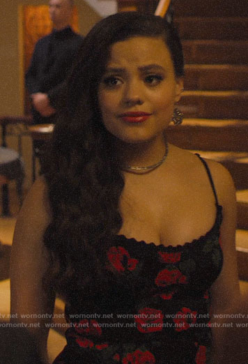 Maggie’s rose print dress on Charmed