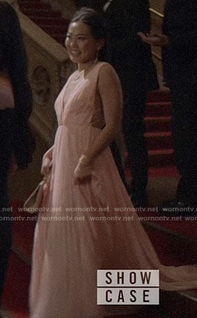 Mary’s pink pleated gown on Batwoman