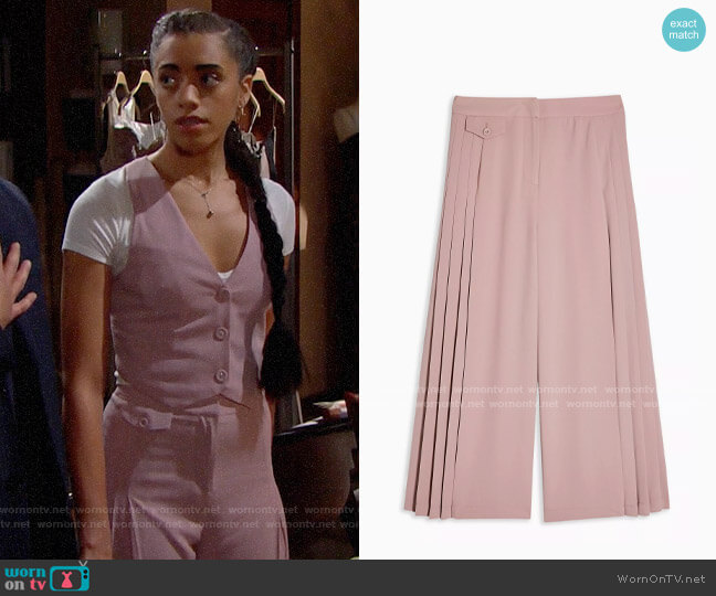 Topshop Blush Pleated Crop Wide Leg Pants worn by Zoe (Kiara Barnes) on The Bold and the Beautiful