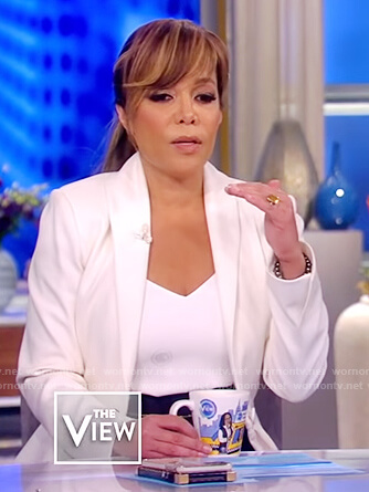 Sunny’s white single breasted blazer on The View