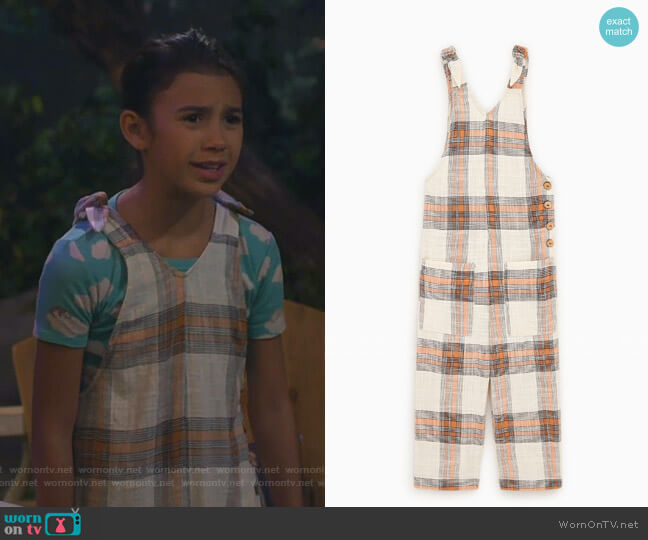 Zara Relaxed Fit Overalls worn by Gwen (Scarlett Estevez) on Bunkd