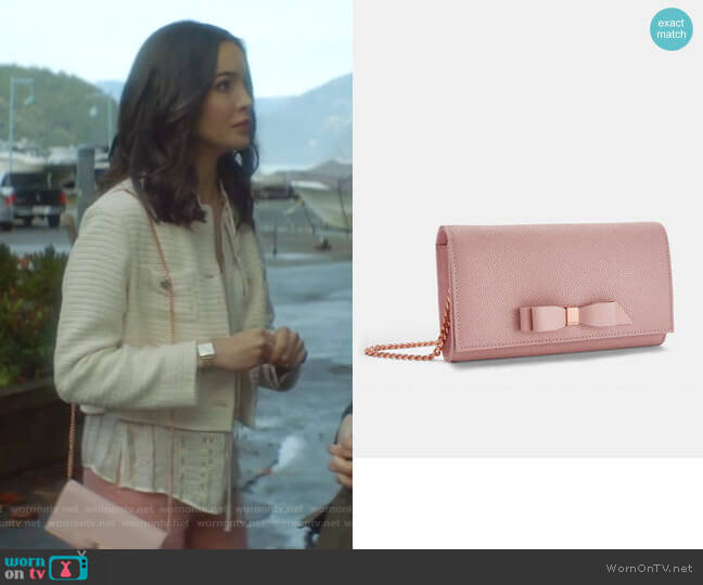 Ted Baker Alaine Shoulder Bag worn by Bess (Maddison Jaizani) on Nancy Drew