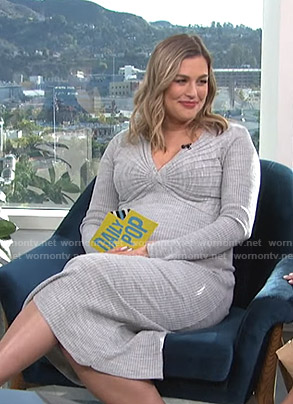 Carissa’s grey ribbed maternity dress on E! News Daily Pop