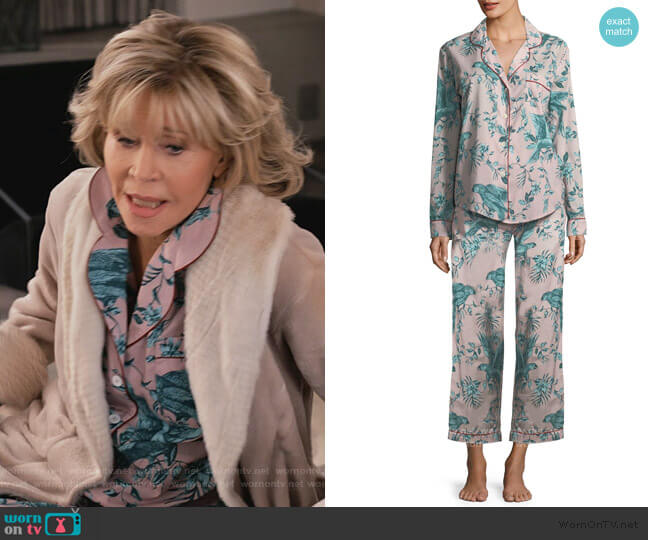 Desmond & Dempsey Parrots Long Pajama Set worn by Grace (Jane Fonda) on Grace and Frankie