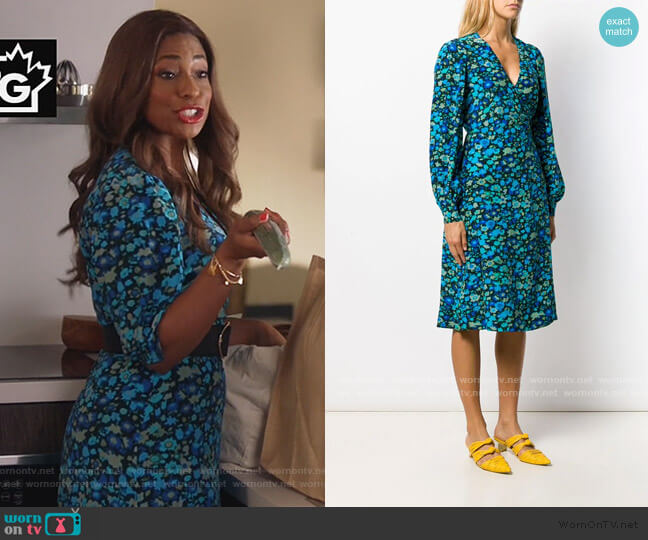 Ganni Floral silk-blend midi dress worn by Poppy (Kimrie Lewis) on Single Parents