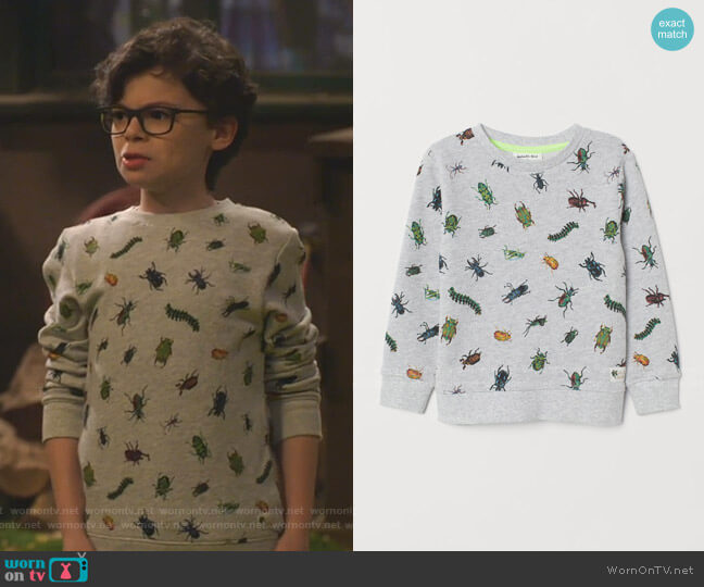H&M Patterned Sweatshirt worn by Matteo Silva (Raphael Alejandro) on Bunkd
