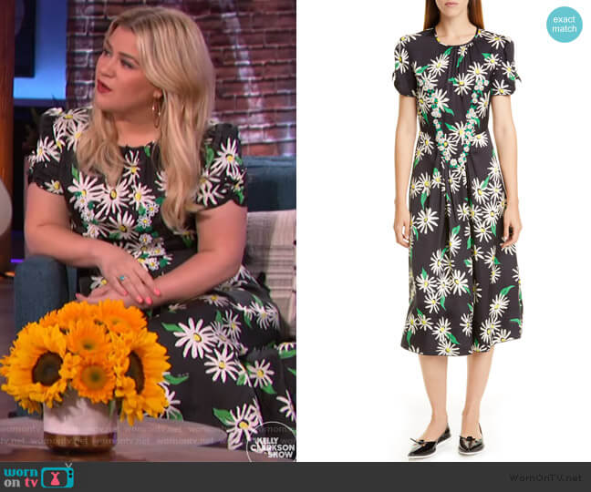 Marc Jacobs Sofia Loves the 40s Floral & Dot Jacquard Midi Dress worn by Kelly Clarkson on The Kelly Clarkson Show