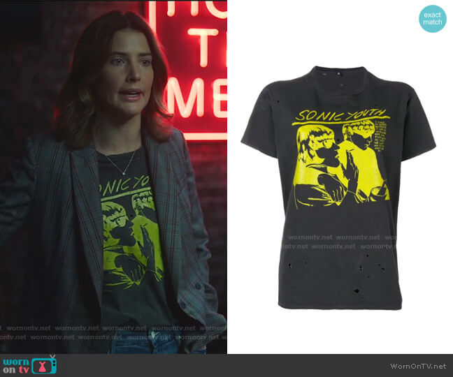 R13 Sonic Youth print T-shirt worn by Dex Parios (Cobie Smulders) on Stumptown