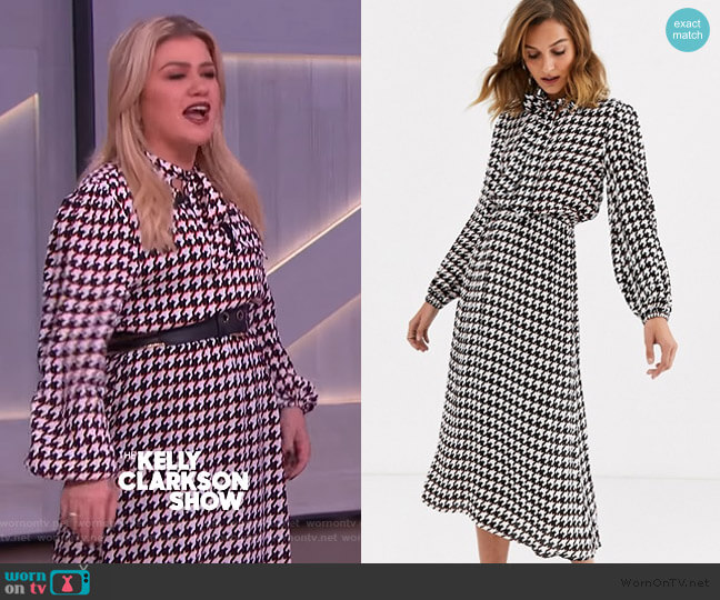 River Island Midi Dress with Pussybow in Dogtooth worn by Kelly Clarkson on The Kelly Clarkson Show