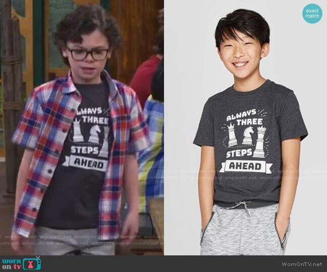 Cat & Jack Short Sleeve Graphic T-Shirt worn by Matteo Silva (Raphael Alejandro) on Bunkd