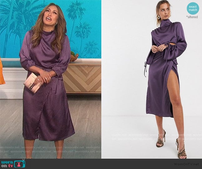Uniqiue21 High Neck Gathered Sleeve Satin Drape Dress worn by Carrie Inaba on The Talk