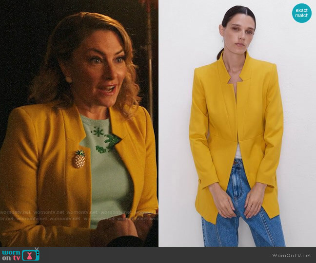 Zara Inverted Lapel Frock Coat worn by Alice Cooper (Mädchen Amick) on Riverdale