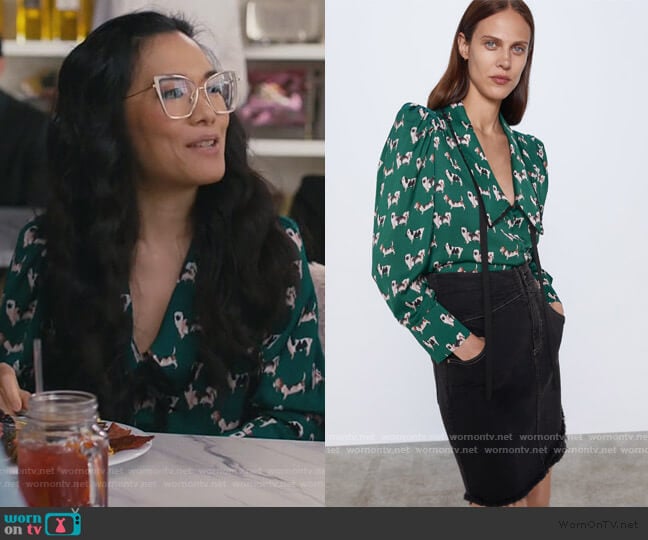 Zara Printed Blouse with Scoop Neck worn by Doris (Ali Wong) on American Housewife