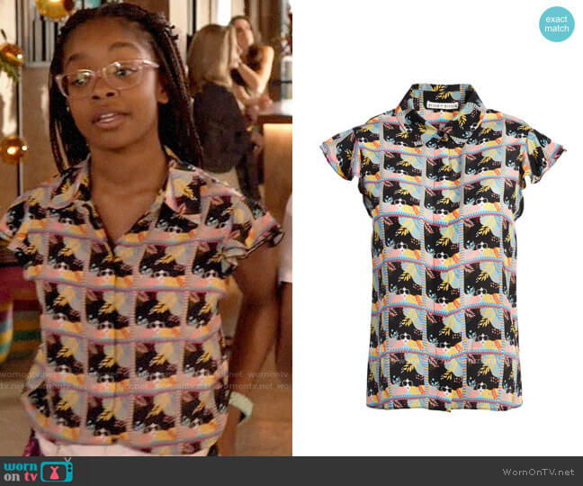 Alice + Olivia Willa Flutter Sleeve Top in Fantasy Stace Face worn by Diane Johnson (Marsai Martin) on Black-ish