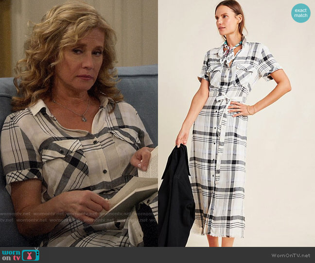 Cloth & Stone Hannah Midi Shirtdress worn by Vanessa Baxter (Nancy Travis) on Last Man Standing