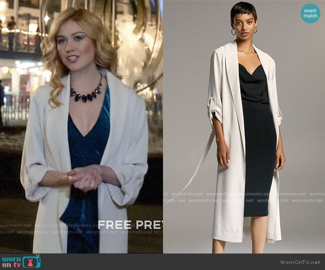 Babaton Kahlo Robe in Bone worn by Mia Smoak (Katherine McNamara) on Arrow