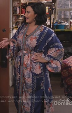 Jenny’s blue floral print kimono on Will and Grace