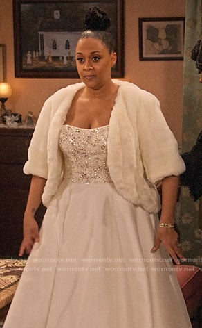 Cocoa’s wedding dress on Family Reunion