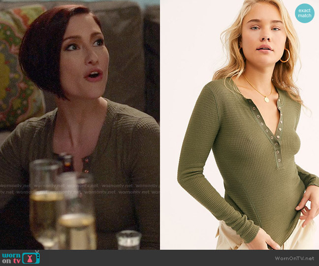 Free People One Of The Girls Henley in Army Bloom worn by Alex Danvers (Chyler Leigh) on Supergirl