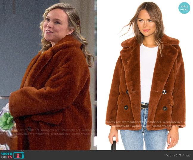 Free People Kate Faux Fur Coat in Terracotta worn by Kristin Baxter (Amanda Fuller) on Last Man Standing