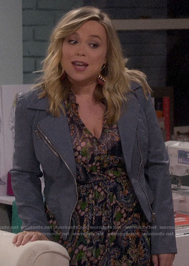 Kristin’s paisley print midi dress and blue leather jacket on Last Man Standing