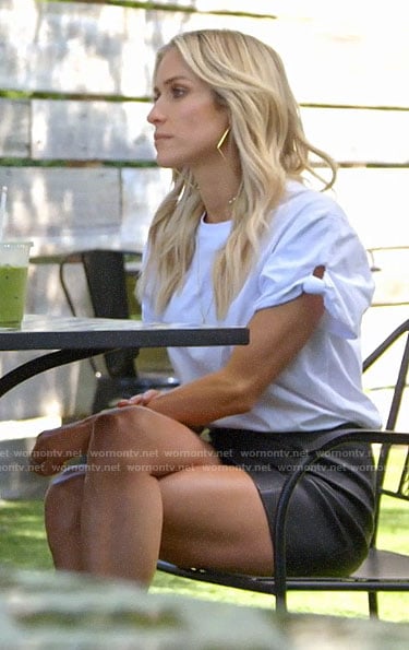 Kristin’s white knot sleeve tee on Very Cavallari