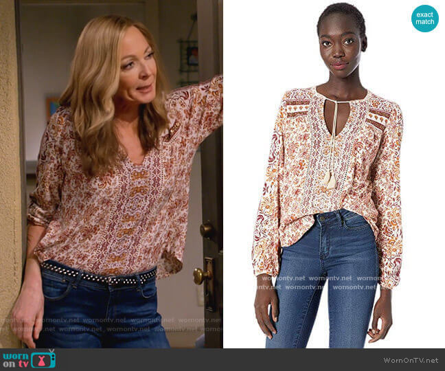 Lucky Brand Printed Peasant Top worn by Bonnie Plunkett (Allison Janney) on Mom