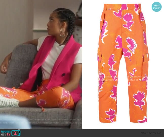 Prabal Gurung Floral Cargo Pants worn by Zoey Johnson (Yara Shahidi) on Grown-ish