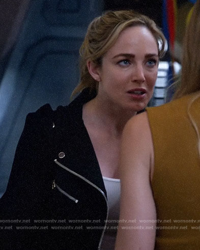 Sara’s black moto jacket on Legends of Tomorrow